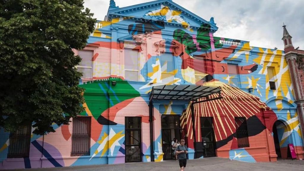 Уличные фрески Себастьяна Кури украшают Буэнос-Айрес